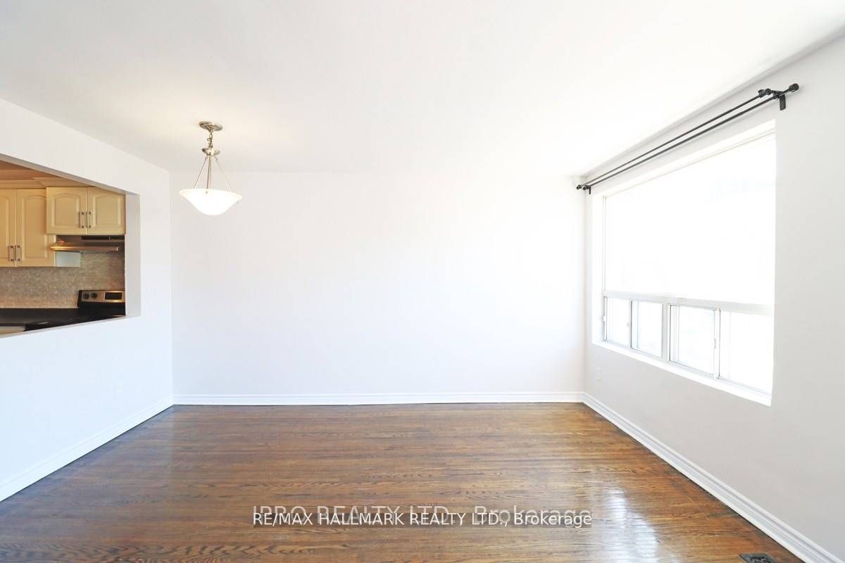 1237E Woodbine Avenue, Toronto, ON, M4C 4E5 photo 4