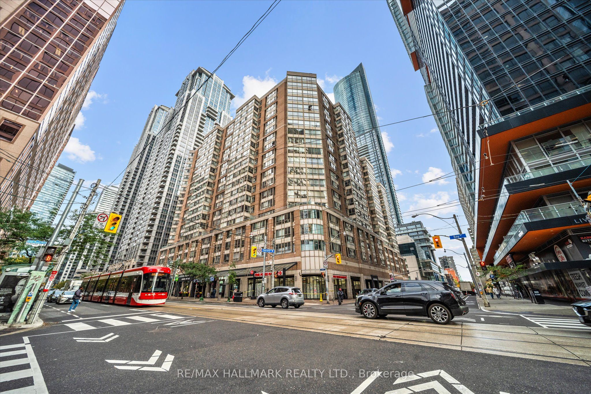 703-717 Bay Street, Toronto, ON, M5G 2J9