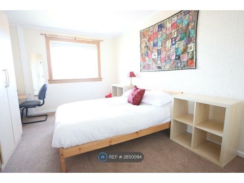 All Inclusive Fernieside Avenue, Edinburgh EH17, Room to rent