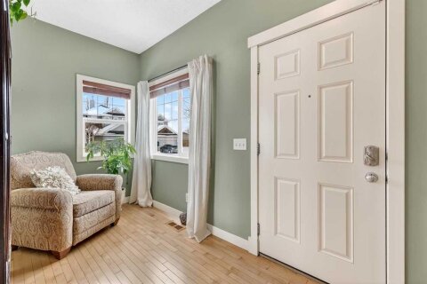 Additional image 8 of 162 Cougartown Circle SW, Calgary, AB, T3H0A3