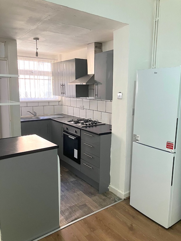 2 Bed Terraced House, Teck Street, L7, N1 7GU photo 5