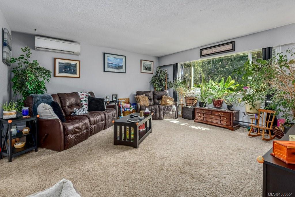 4696 Gail Crescent, Courtenay, BC, V9N 5Y3 photo 3