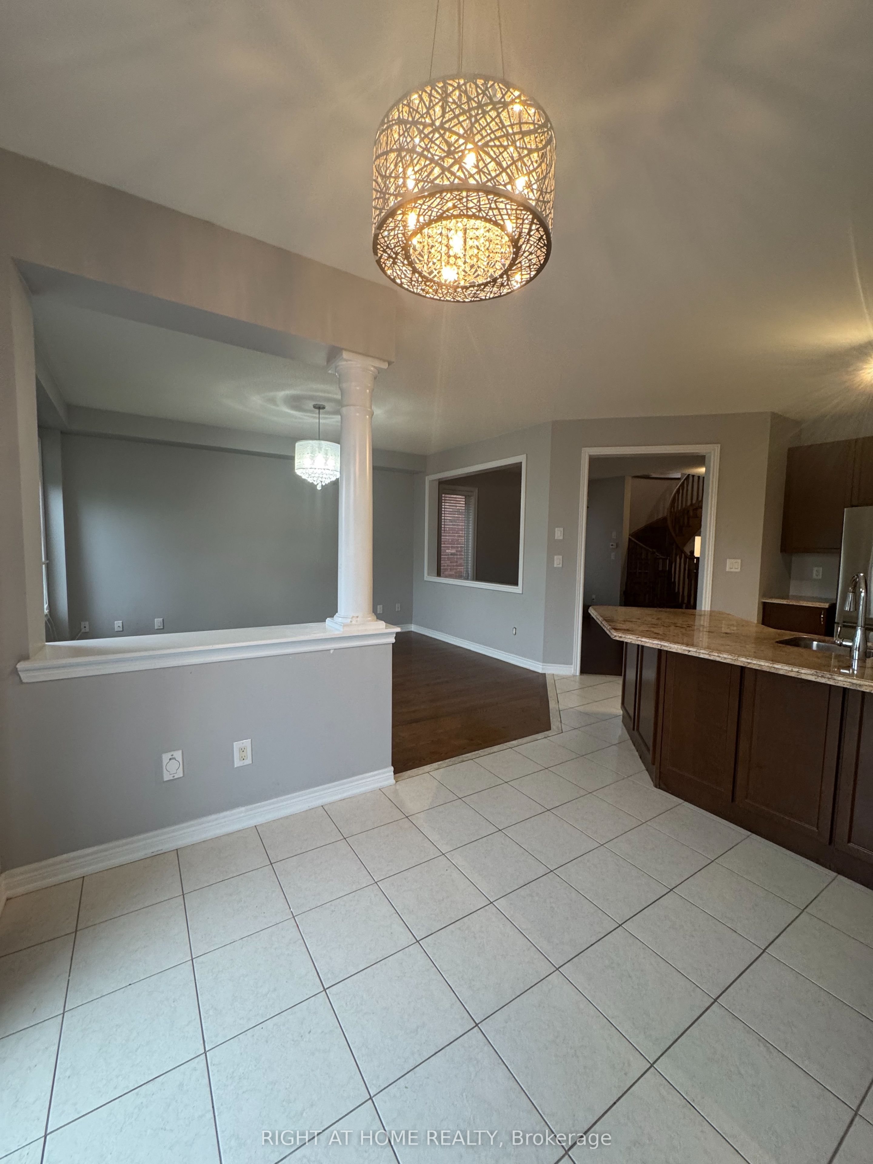 Additional image 4 of 2379 Quetico Crescent, Oakville, ON, L6M 0J3