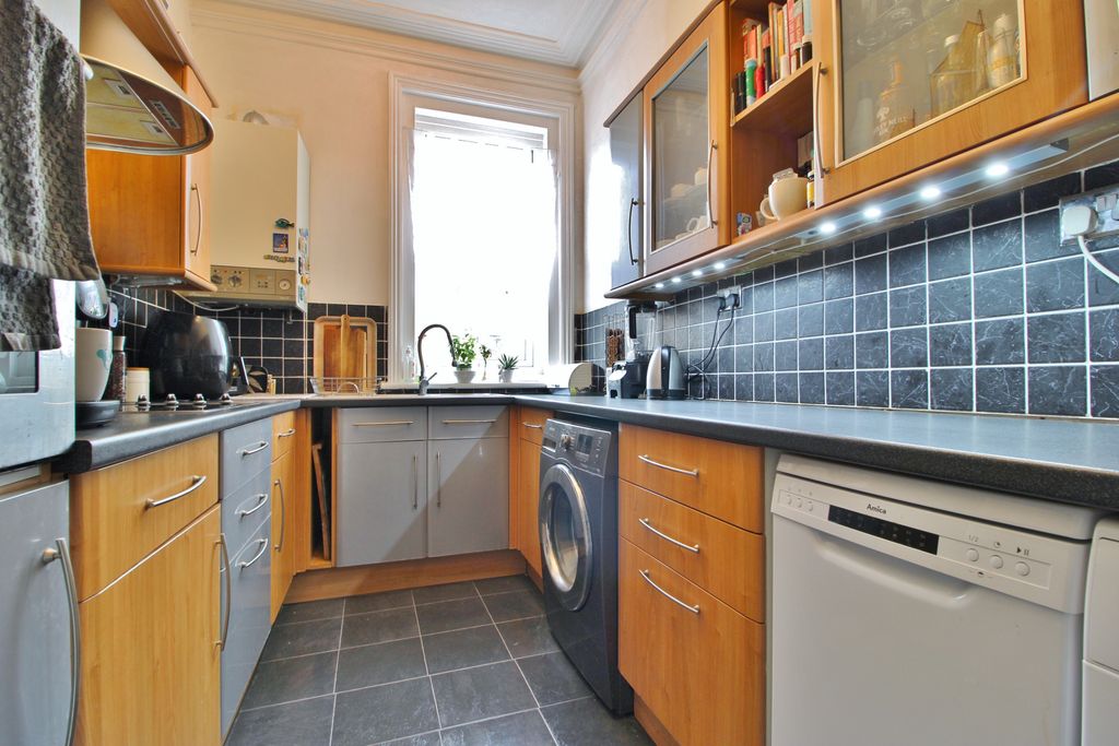 Additional image 7 of 2 bed flat for saleWhitwell Road, Southsea PO4