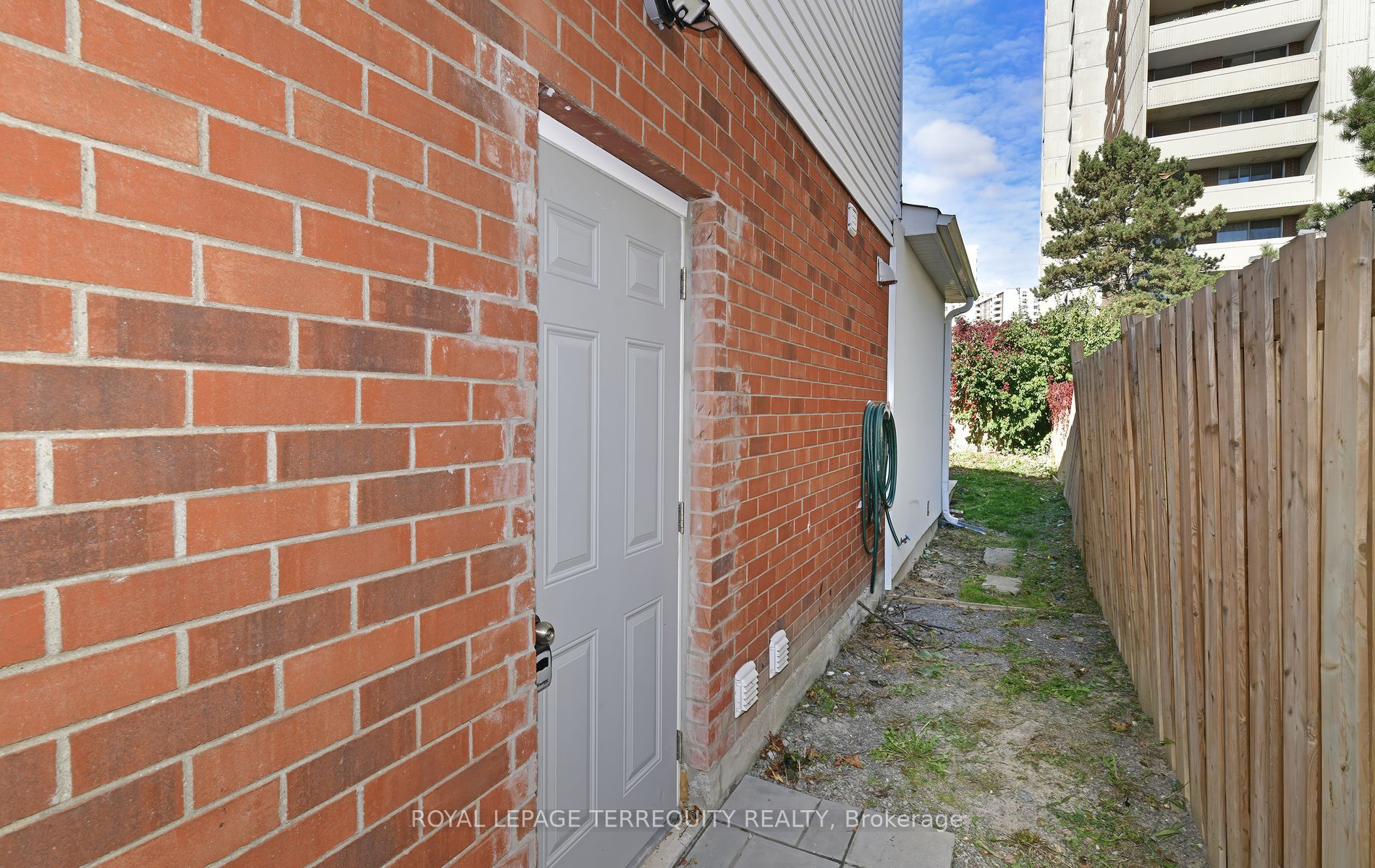 B-36 Plumridge Court, Ajax, ON, L1S 3Z8 photo 4