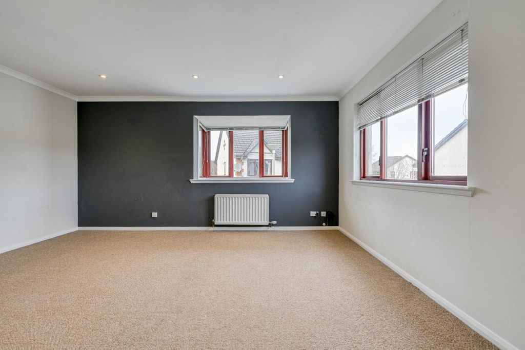 Additional image 3 of 2 bed flat for sale27 Stratherrick Gardens, Inverness IV2