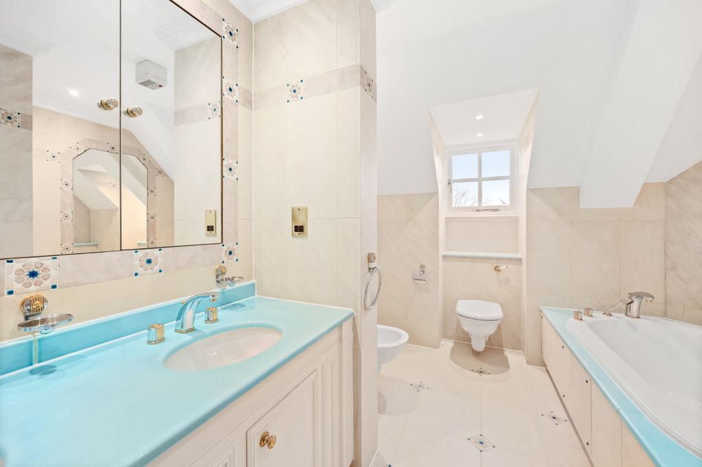 Additional image 16 of 8 bed detached house for saleByron Drive, London N2