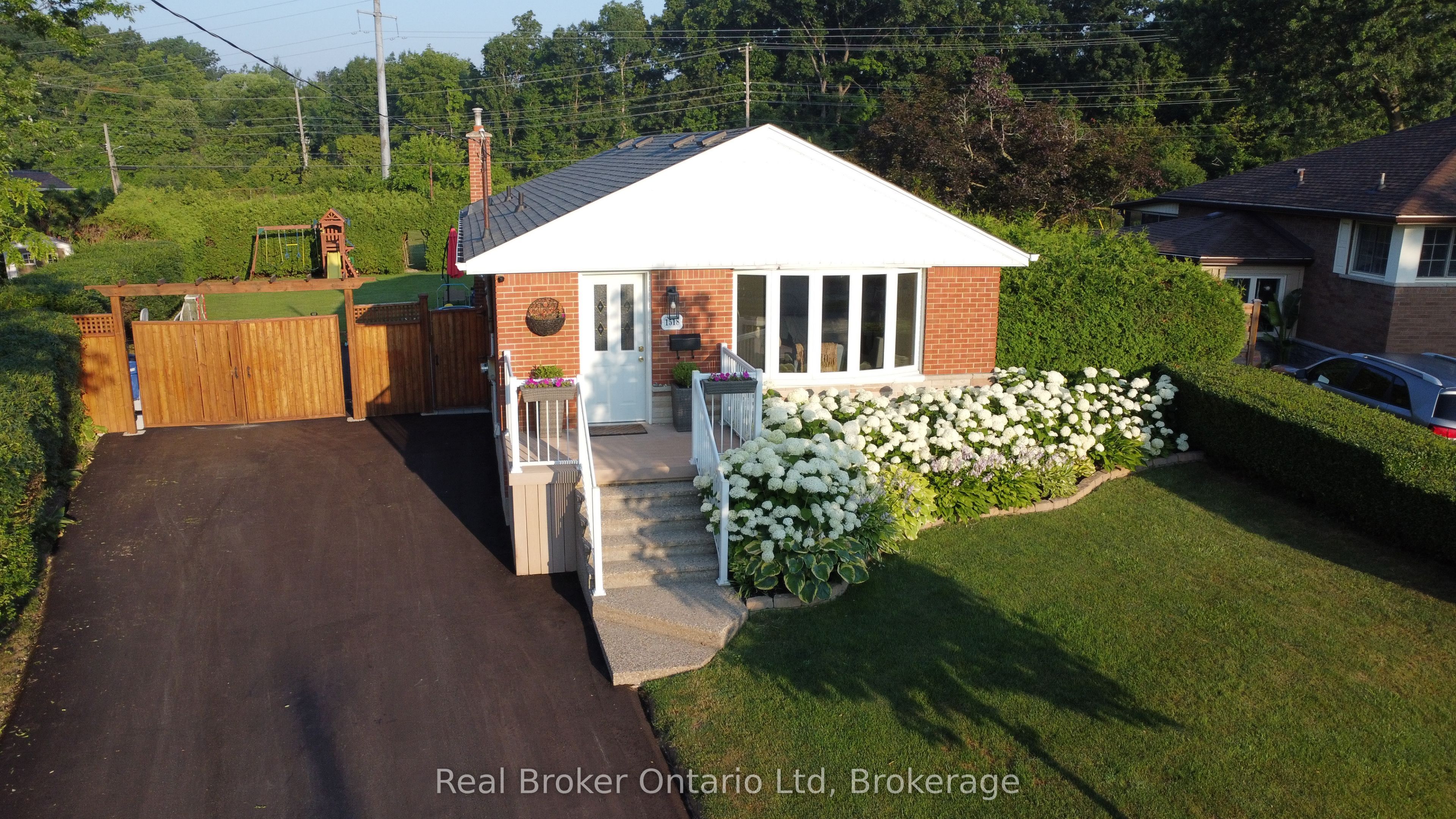1518 Fisher Avenue, Burlington, ON, L7P 2L8