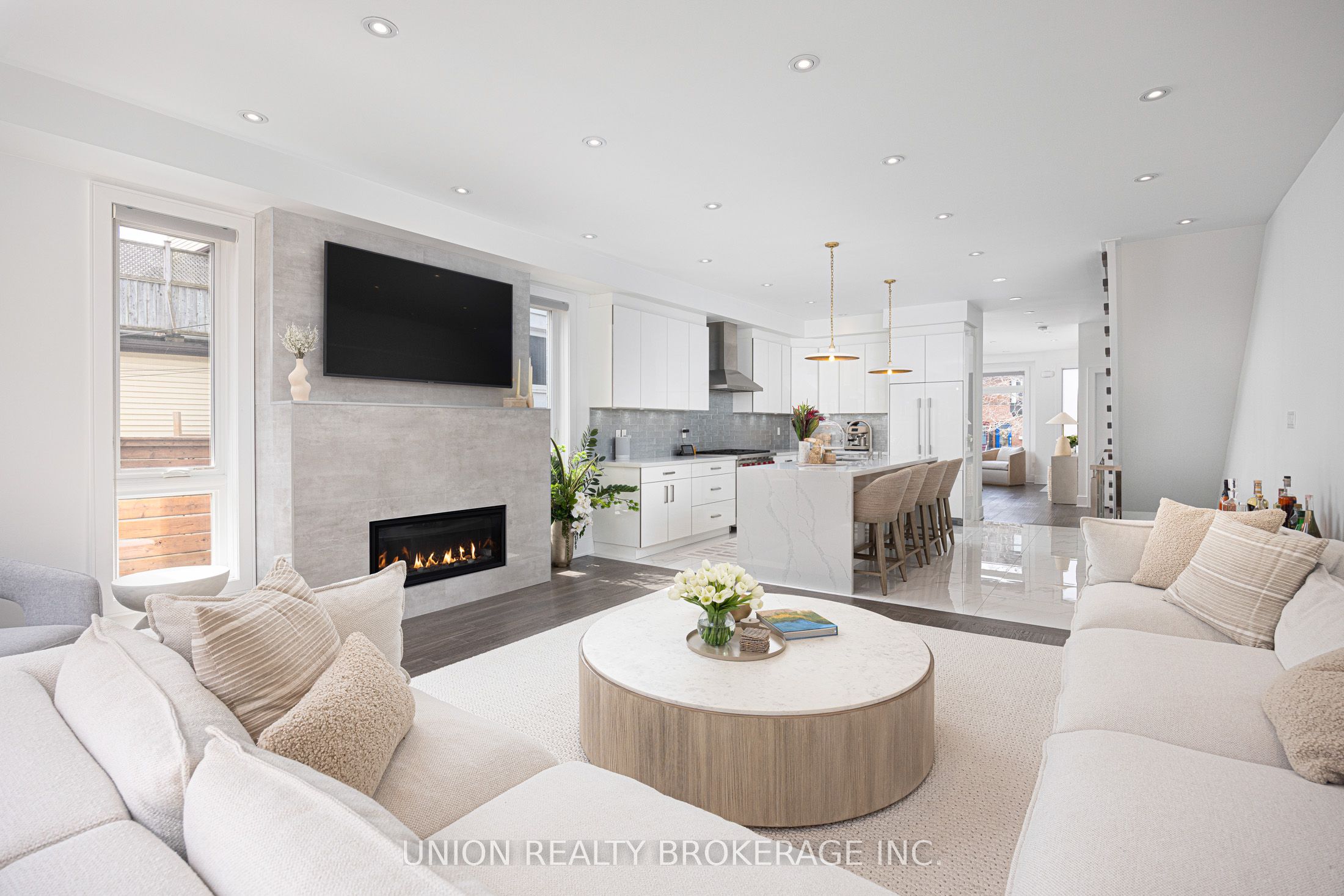105 Kenilworth Avenue, Toronto, ON, M4L 3S4