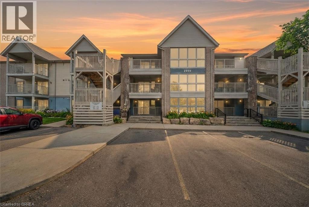 207-2010 Cleaver Avenue, Burlington, ON, L7M 4C1