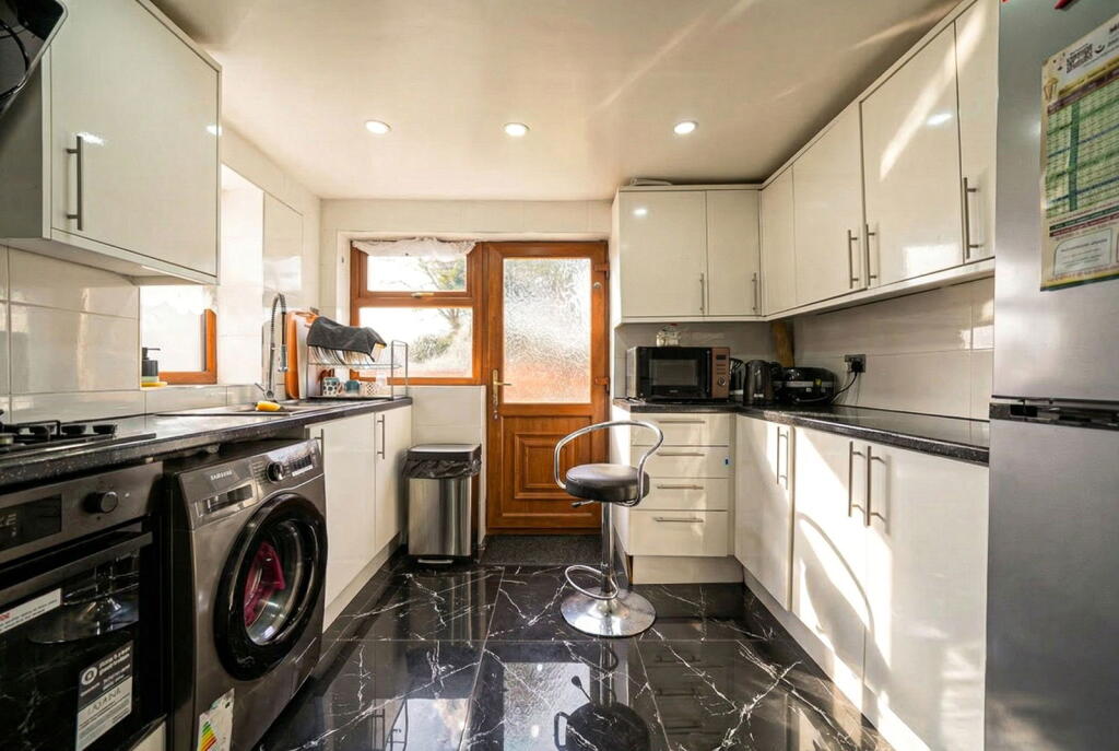Picton Grove, Billesley photo 4