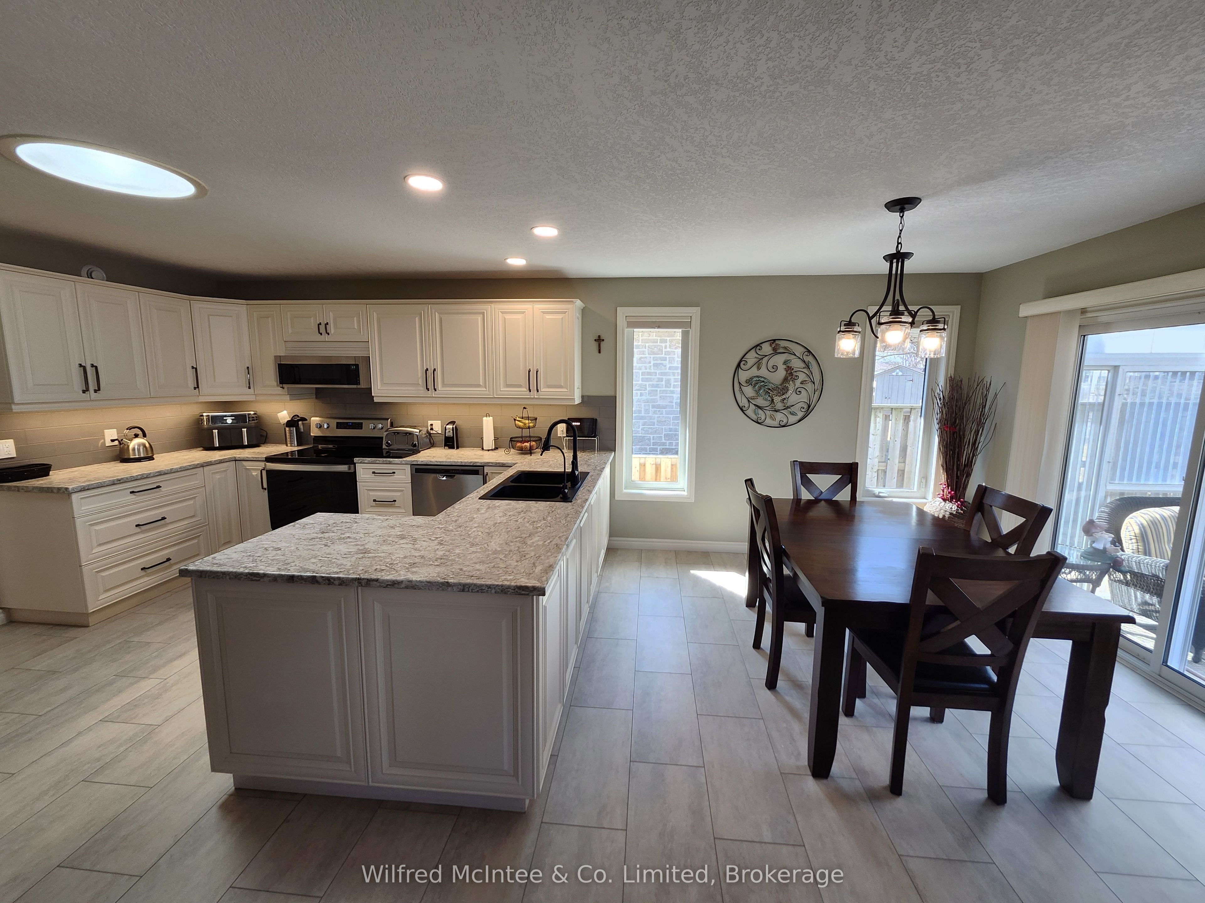 Additional image 5 of 230 4th Street Crescent, Hanover, ON, N4N 3S2