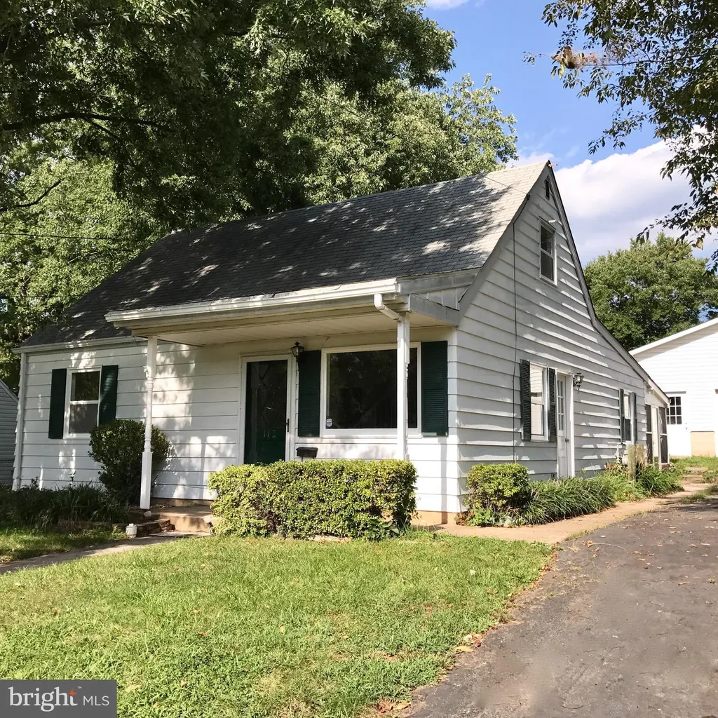 112 Forrest Street, Manassas Park, VA 20111
