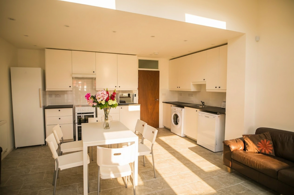 Metchley Drive - 5 bed, Harborne, West Midlands, B17