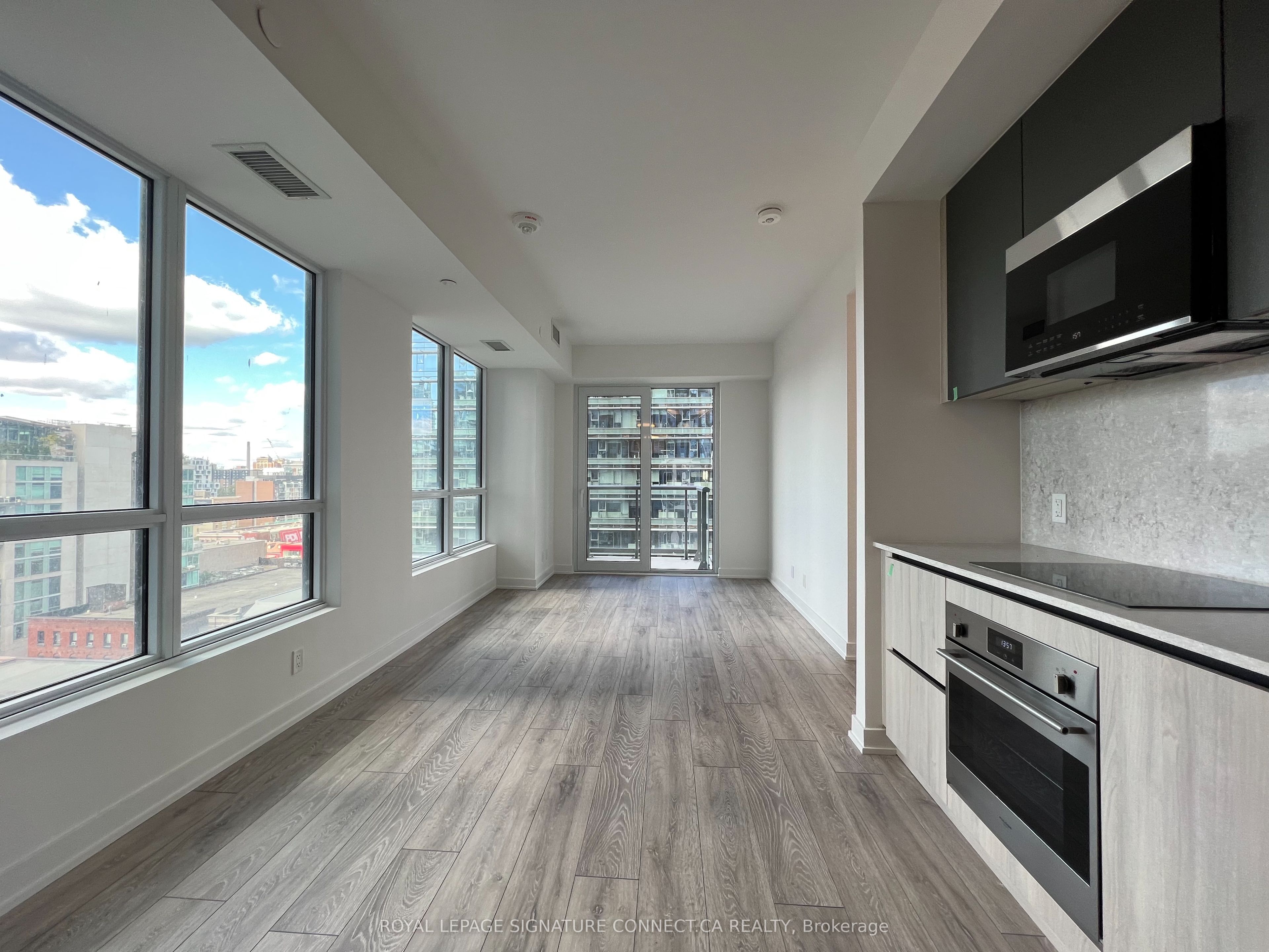 1202-108 Peter Street, Toronto, ON, M5V 2G7