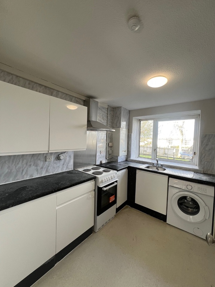 2 Bed Flat, Sandaig Road, G33, N1 7GU photo 3