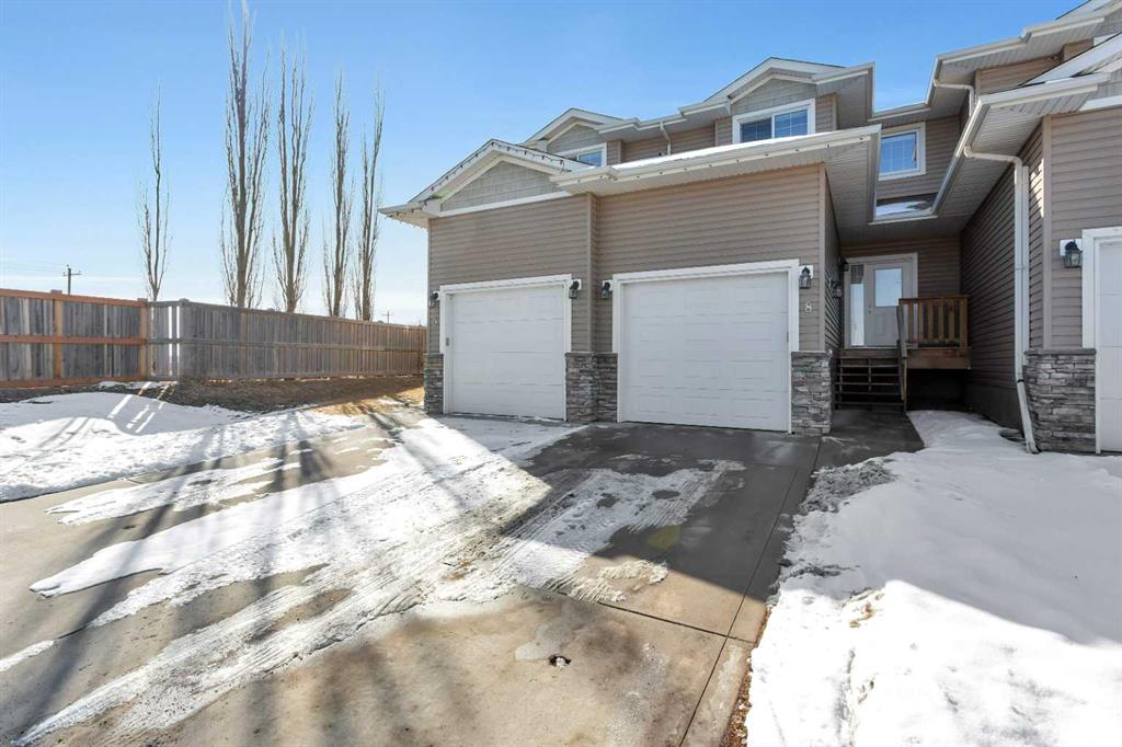 8 Ross Close, Sylvan Lake, AB, T4S 0G3