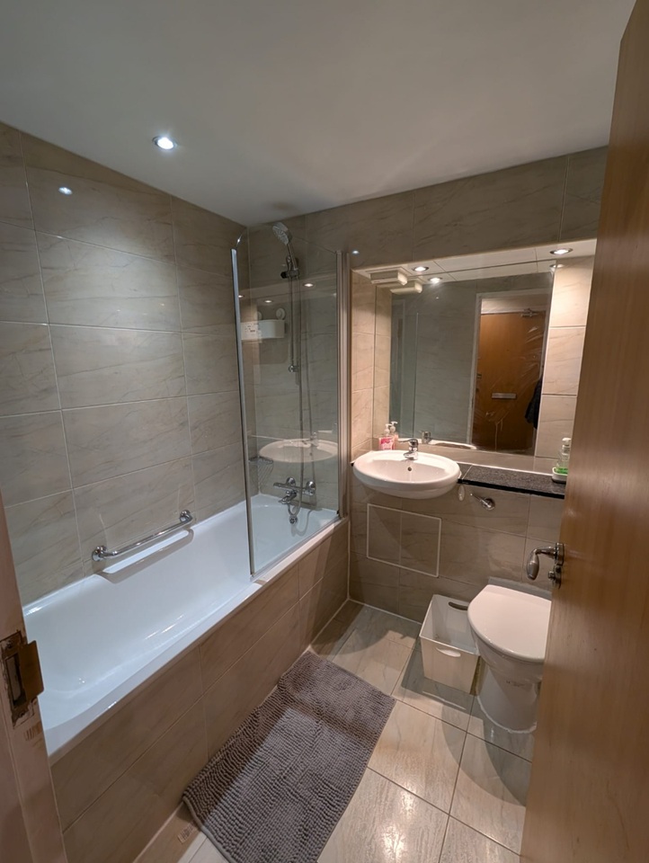 2 Bed Flat, Argyle Street, G2, N1 7GU photo 5