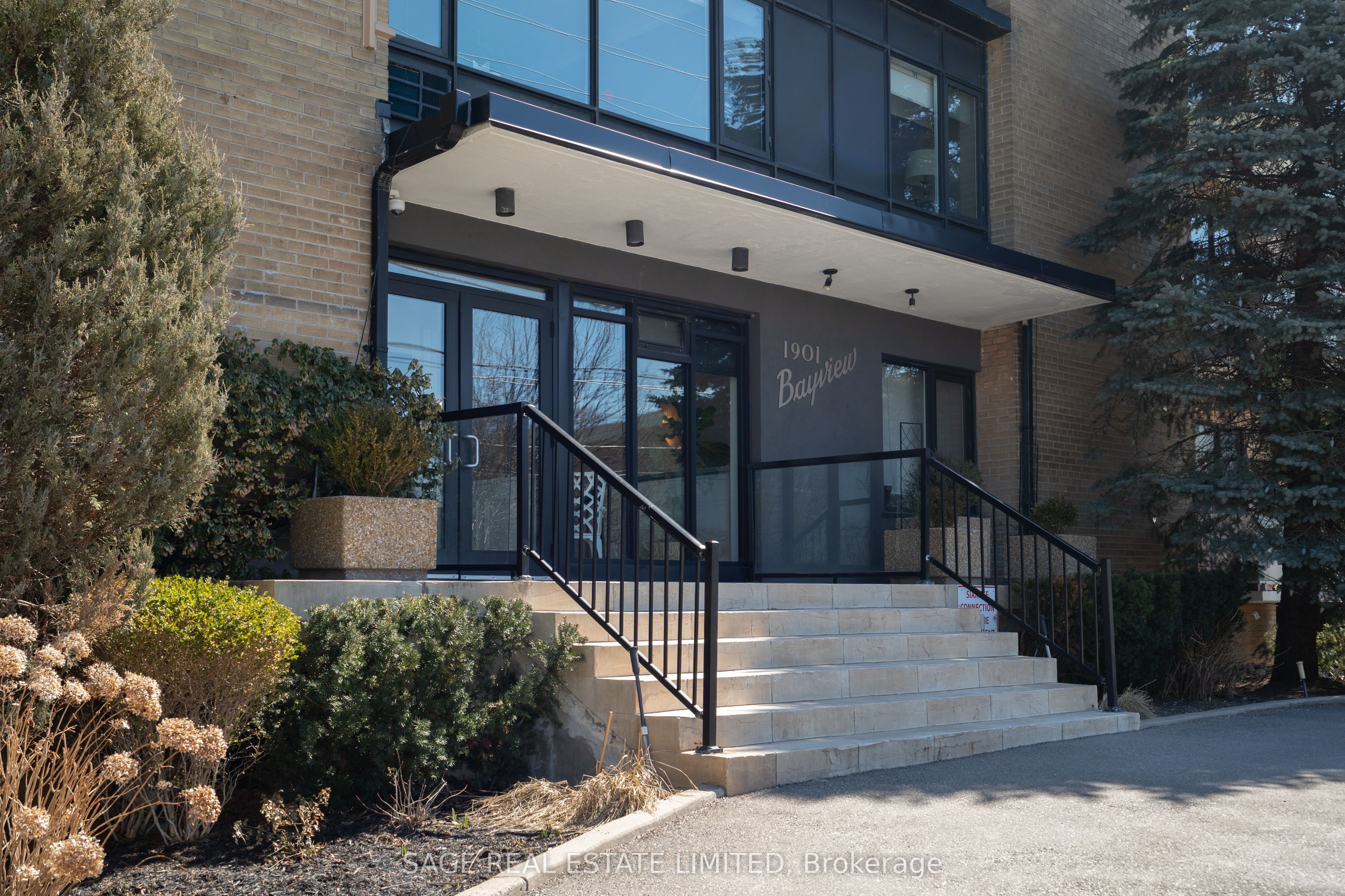 205-1901 Bayview Avenue E, Toronto, ON, M4G 3E4