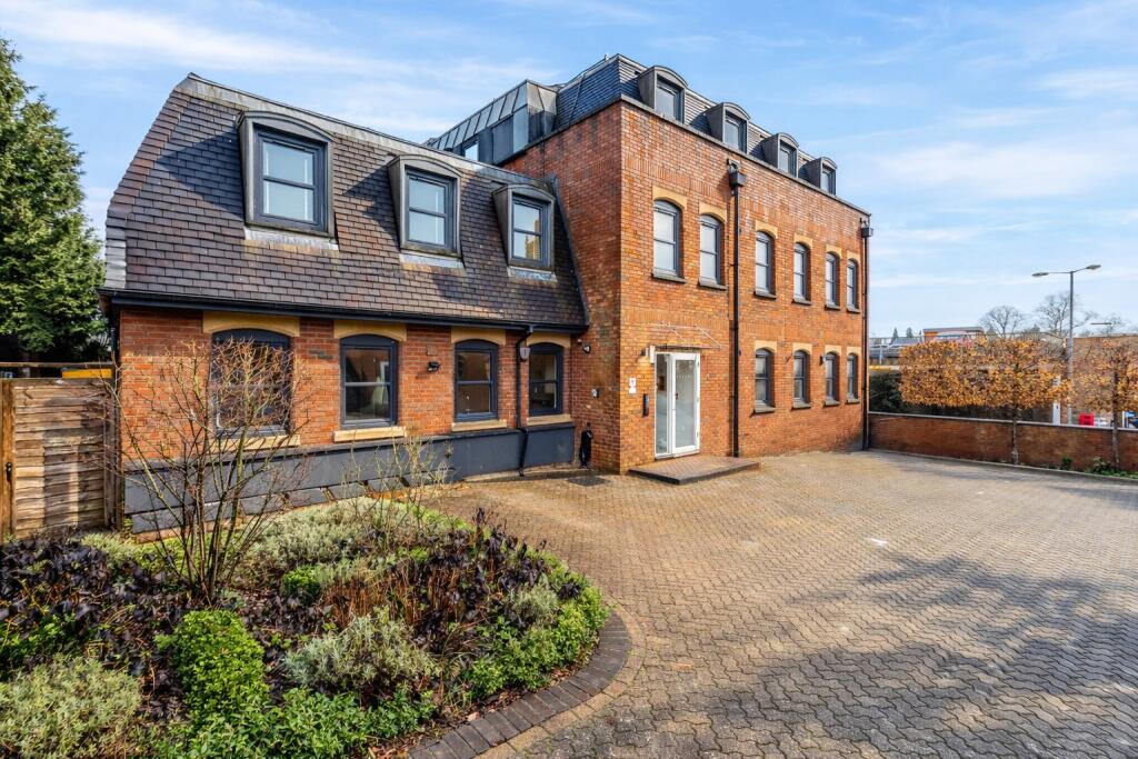 Thompsons Close, Harpenden, Hertfordshire, AL5