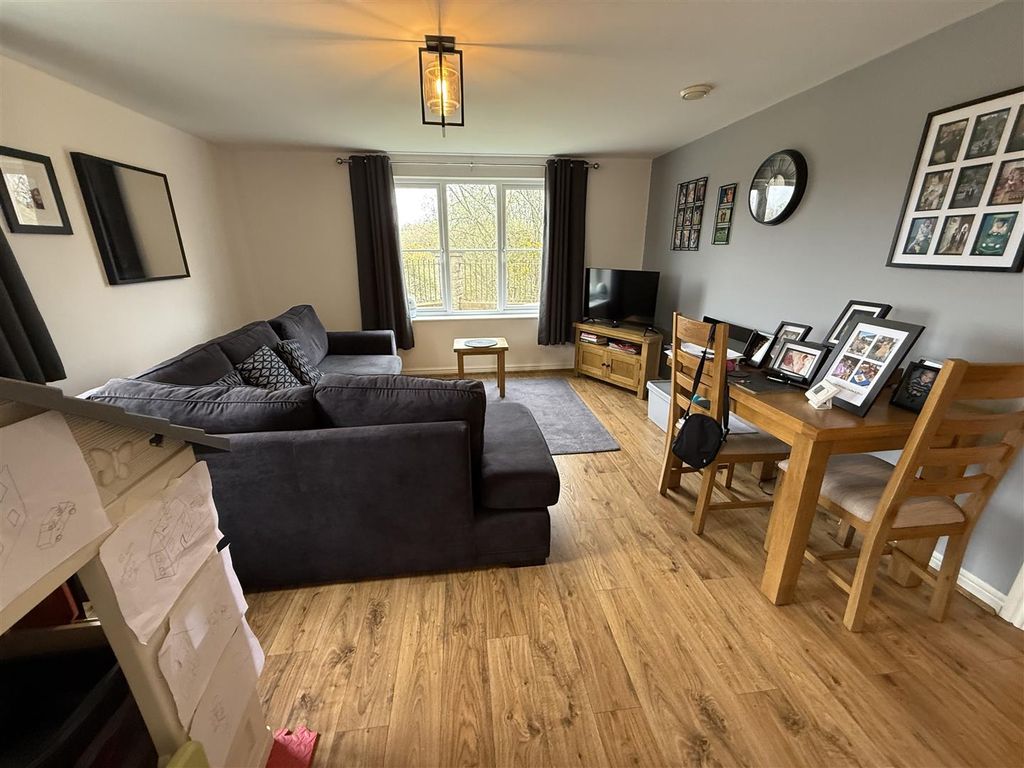 Additional image 9 of 2 bed flat for saleRhodfa'r Ceffyl, Ffoslas, Kidwelly SA17