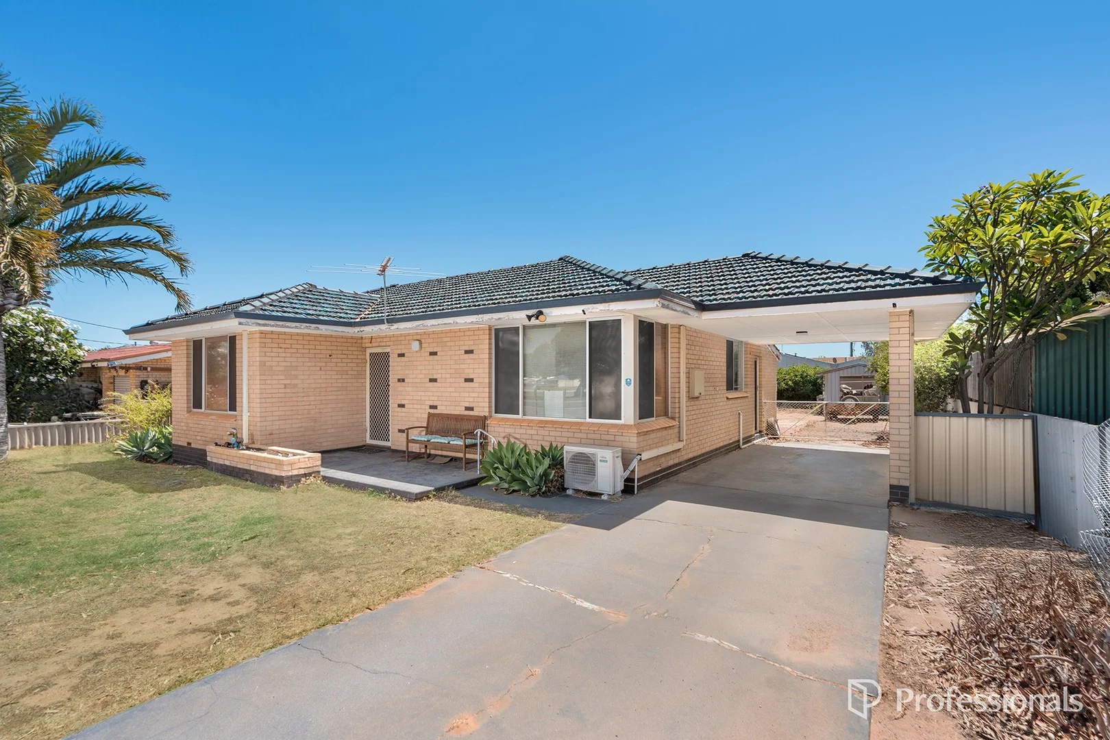115 Railway Street, Bluff Point WA 6530