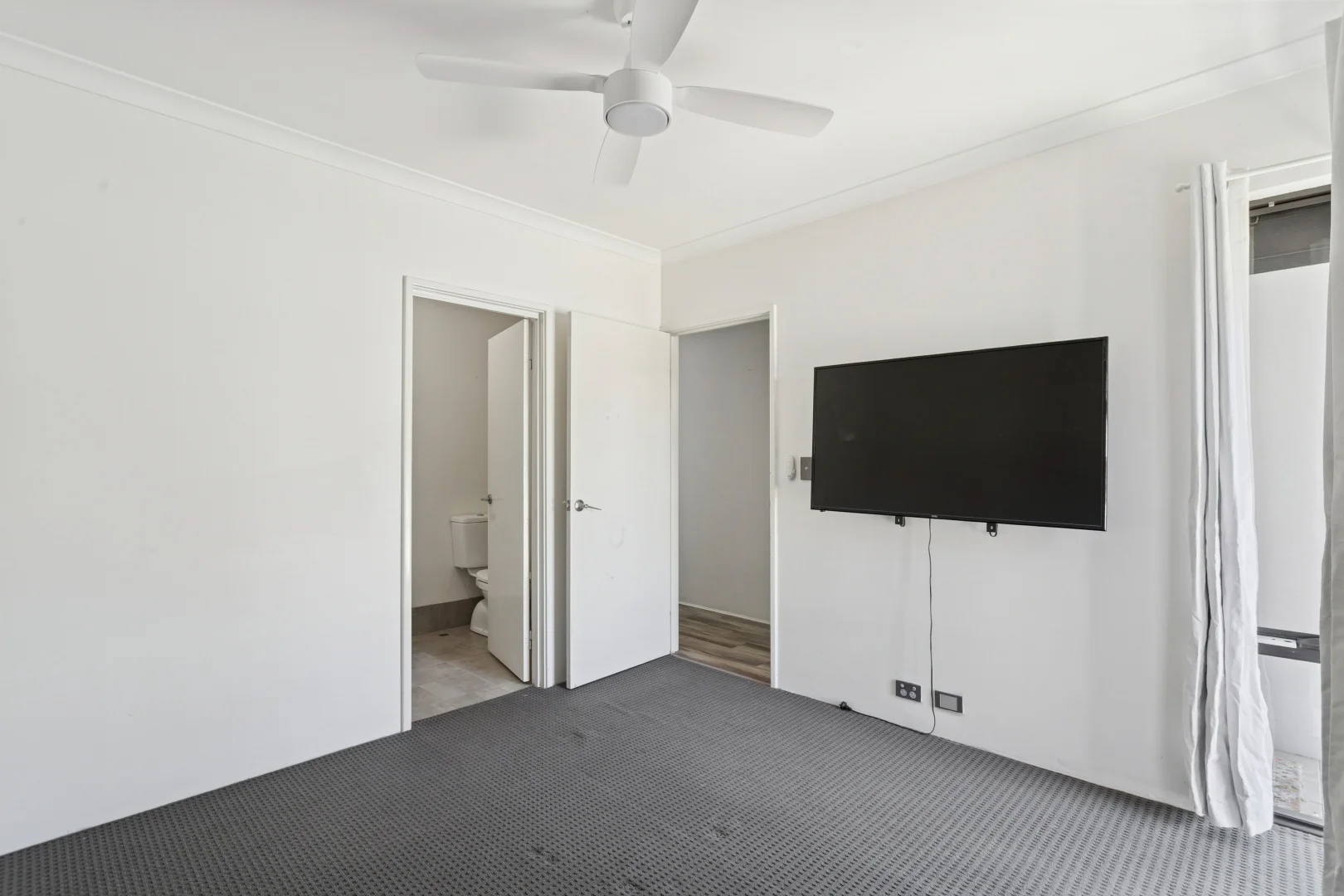 Additional image 11 of 124 Lowanna Way, Armadale WA 6112