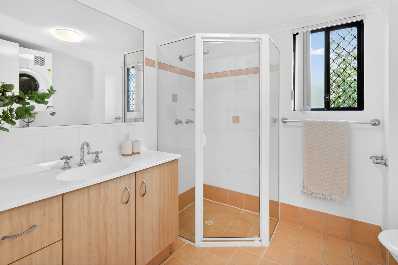 Additional image 13 of 4/47 Bayview Street, Runaway Bay QLD 4216