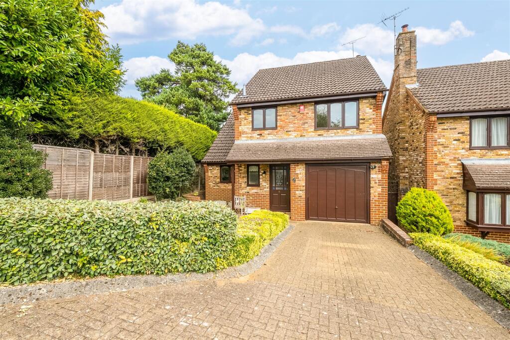 Whetstone Court, Welwyn