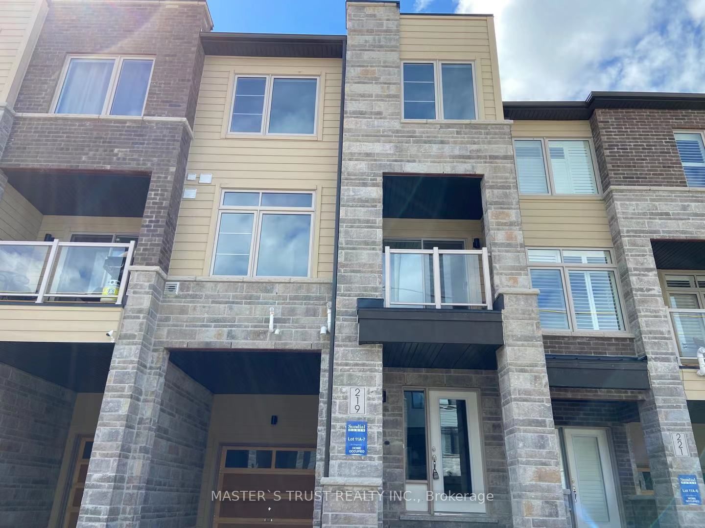 219 Vivant Street, Newmarket, ON, L3X 0K7
