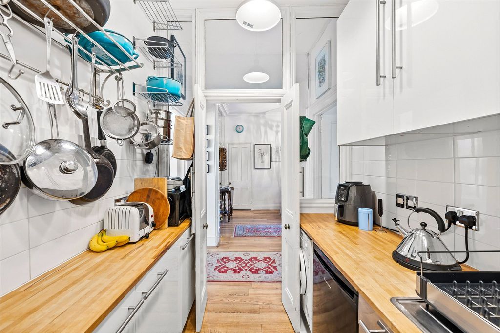 2 bed flat for saleMontpelier Crescent, Brighton, East Sussex BN1 photo 5