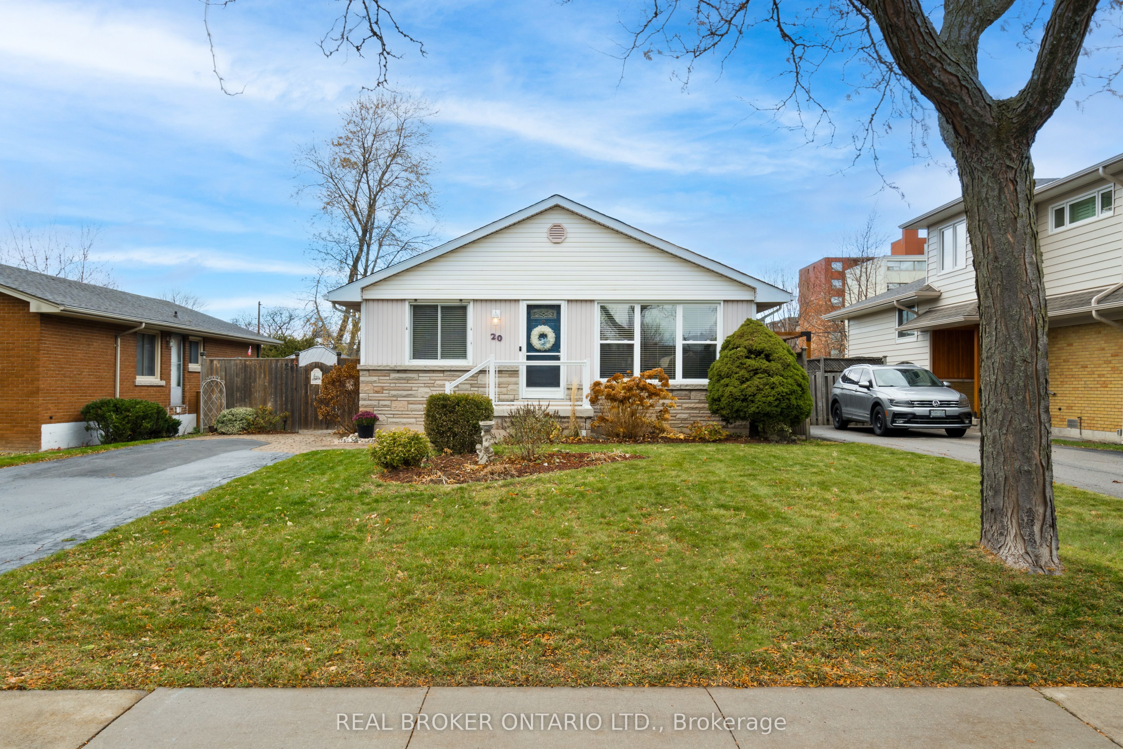 20 Cardinal Drive, Hamilton, ON, L9A 4H4