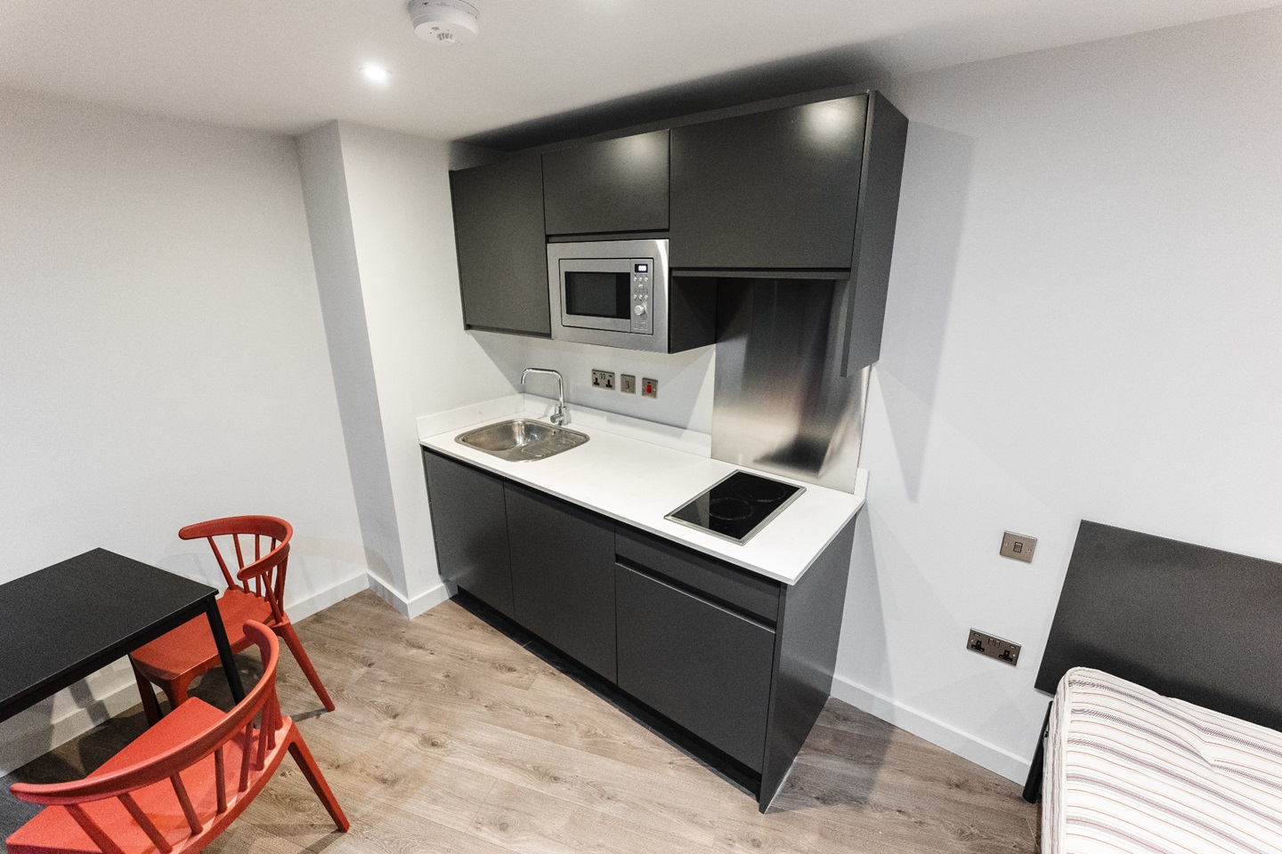 Additional image 7 of Studio Flat, Low Hill, L6, N1 7GU