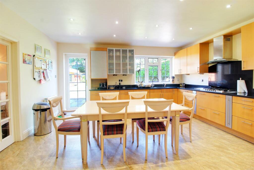 Additional image 8 of Mymms Drive, Brookmans Park