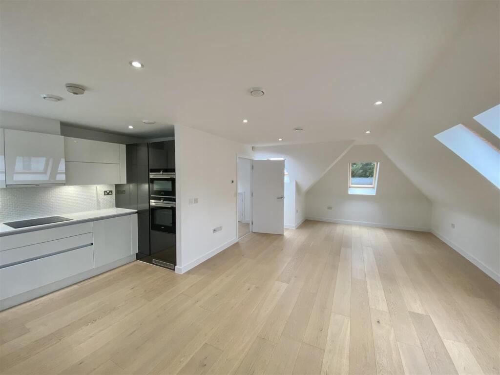 Additional image 3 of Georges Wood Road, Brookmans Park