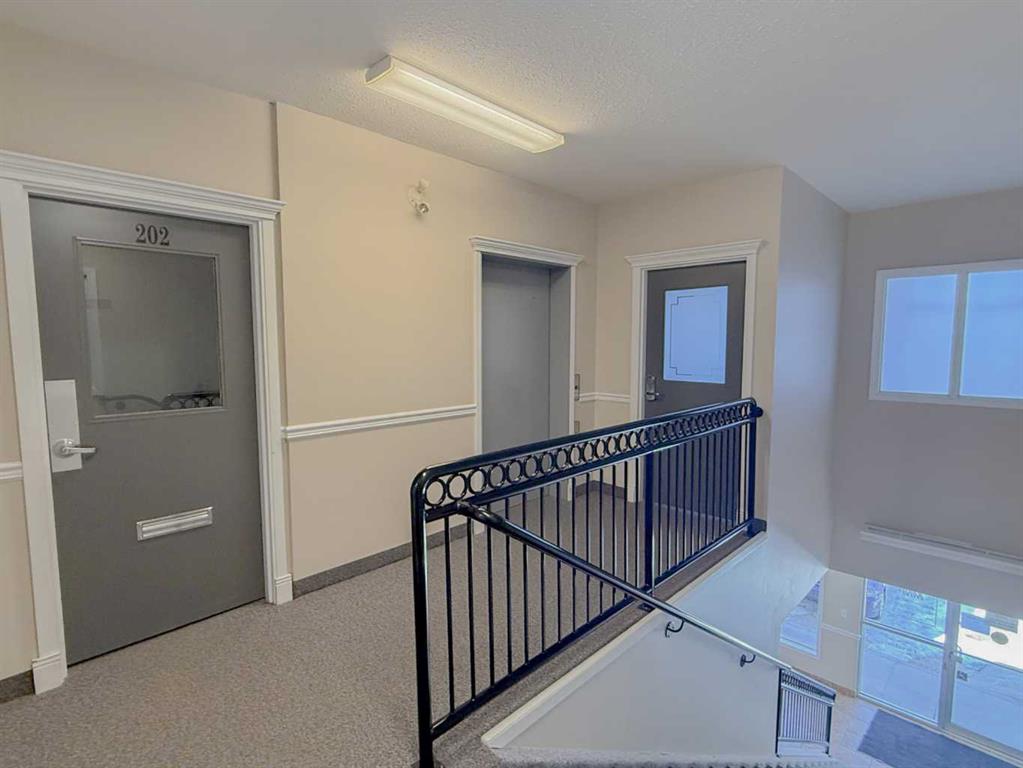 Additional image 3 of 203-9805 97 Street, Grande Prairie, AB, T8V 8B9