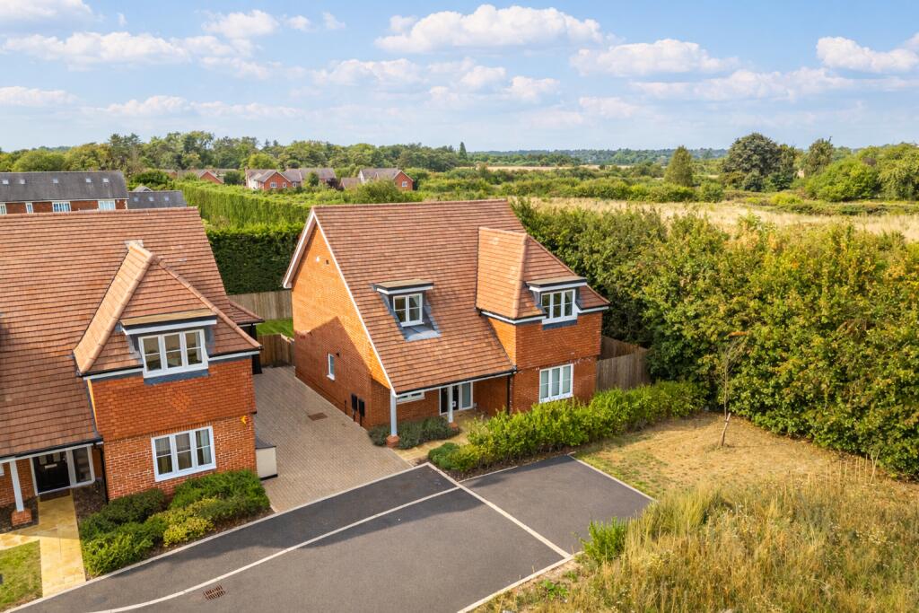 Additional image 22 of Lawrence Close, Smallford, St. Albans, Hertfordshire, AL4
