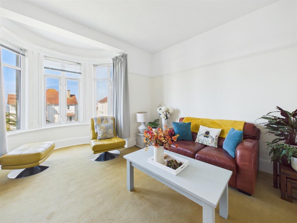 Additional image 3 of 3 bed flat for saleLougher Gardens, Porthcawl CF36