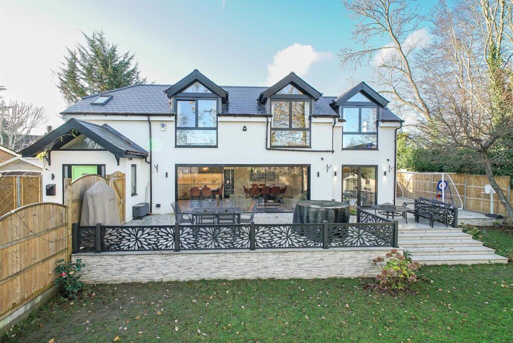 Springwood Walk, St. Albans