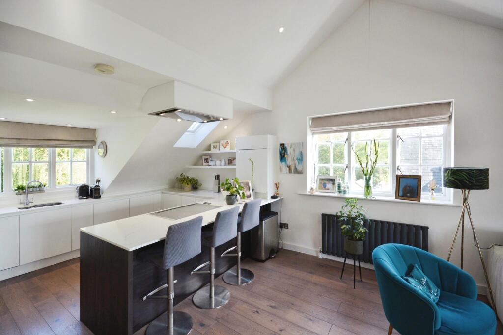 Abbey Mill Lane, St. Albans, AL3