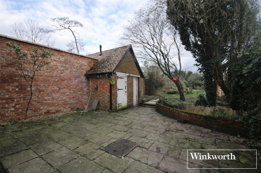Additional image 11 of 3 bed semi-detached house for saleHogg Lane, Elstree, Borehamwood, Hertfordshire WD6