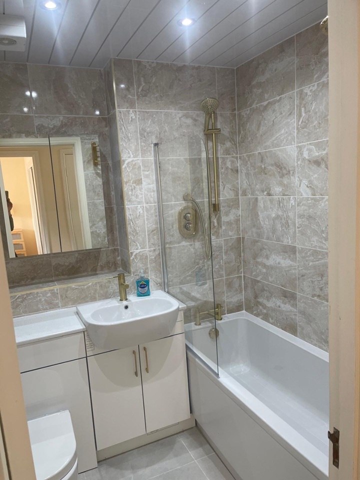 3 Bed Flat, Hughenden Lane, G12, N1 7GU photo 4