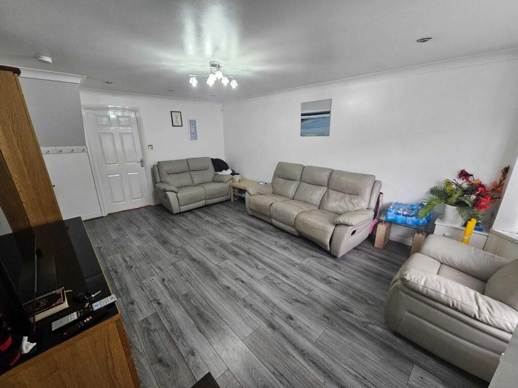 Woodfield Crescent, Birmingham photo 2