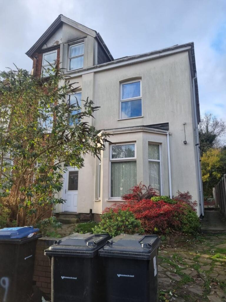 Gillott Road, Edgbaston, Birmingham, B16 9LL