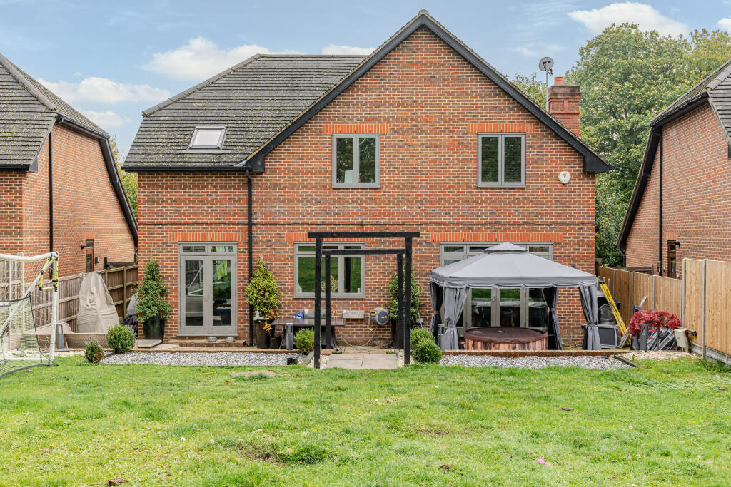 Additional image 21 of Canonsfield Road, Welwyn, Hertfordshire, AL6