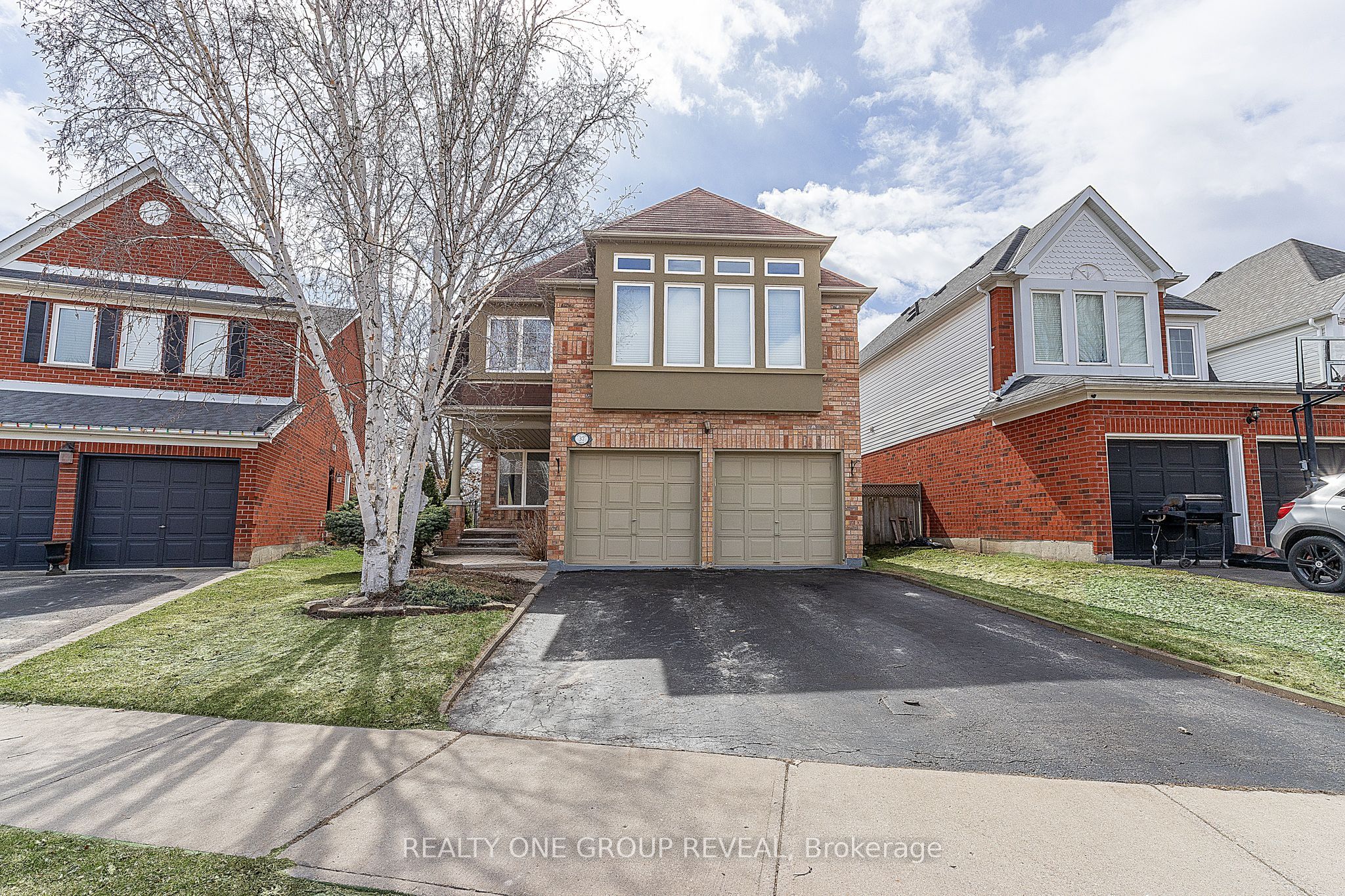 37 Wetherburn Drive, Whitby, ON, L1P 1M7