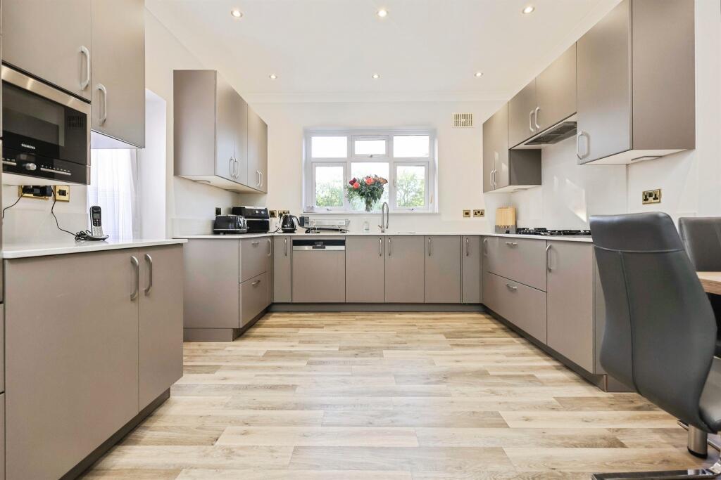 Lordswood Road, Birmingham photo 3