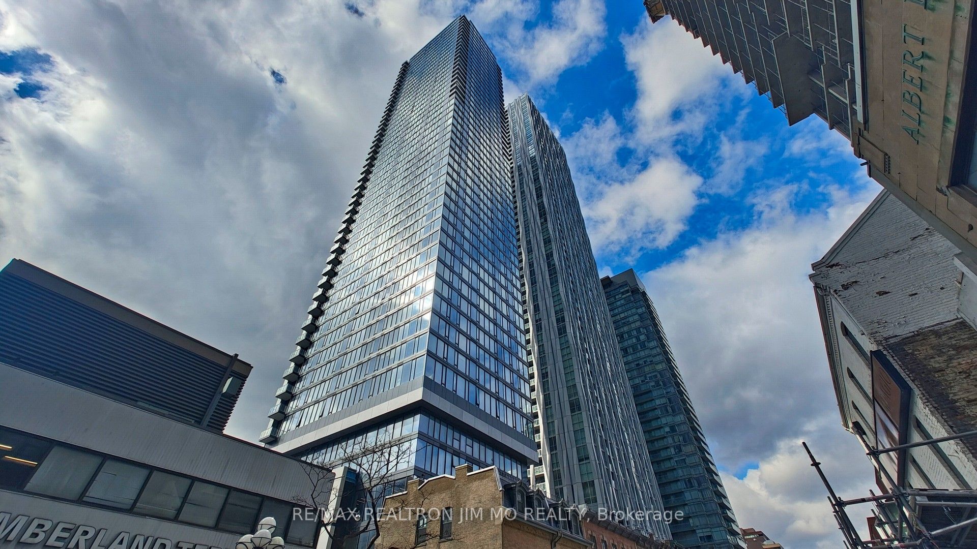 1602-8 Cumberland Street, Toronto, ON, M4W 0B6