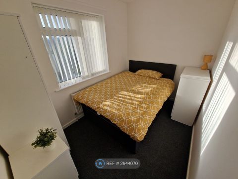 Tarrant Grove, Birmingham B32, Room to rent