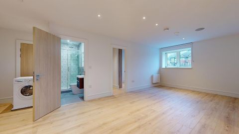 Beverley Way, New Malden SW20